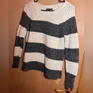 American Eagle sweater, Size M